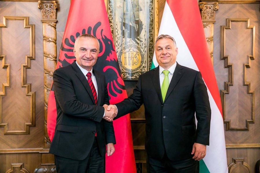 Meta reagon nga burgu për zgjedhjet në Hungari  falënderon Orbán dhe përgëzon Magyar për fitoren