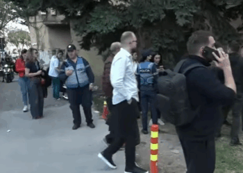 Zjarri pranë QSUT, 4 të lënduar, mes tyre edhe zjarrfikës
