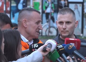 “Në ndihmë zjarrfikës nga Vora, Kamza e ushtria”, Cara: Flakët kanë përfshirë gjithë seksion verilindor