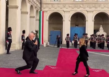 Vizita në Itali/ Edi Rama i ulet sërish në gjunjë Melonit (VIDEO)