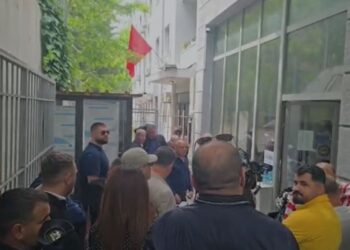 Seanca për masat e sigurisë, avokatët e 11 protestuesve të PD refuzojnë gjyqtarin Enkel Peza