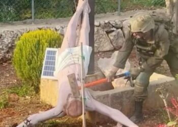 Ushtria e Izraelit ka ndëshkuar dy ushtarë me 30 ditë burg, pasi shkatërruan një statujë të Jezu Krishtit në jug të Libanit