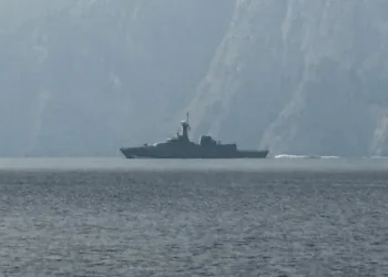 Bllokada në Hormuz: Sa mund të rezistojë Irani dhe çfarë rrezikon SHBA?