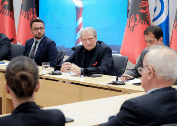 “Porti i Durrësit po gllabërohet nga korrupsioni”, Berisha:Në marrëveshjen e firmosur nga Trump parashikohej port i thellë rajonal