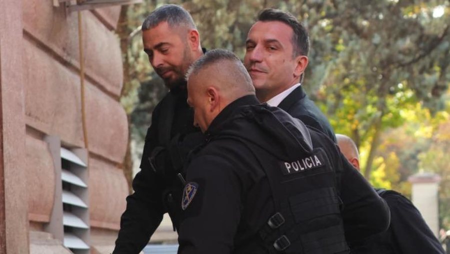 Erion Veliaj lë paraburgimin  kontroll mjekësor në një spital privat