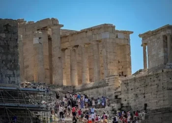 Alarmi i kryebashkiakut: Athina po bëhet një hotel gjigant