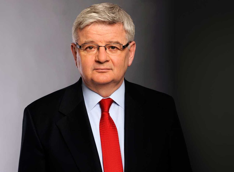 A do të mbijetojë NATO  Përgjigjet ish ministri i Jashtëm gjerman Joschka Fischer