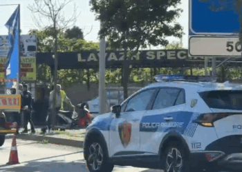Aksident në aksin Lezhë–Milot/ Kamionçina përplaset me motoçikletën, një i plagosur