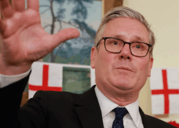 “The Telegraph”: Kriza brenda qeverisë britanike, Starmer nën presion për çështjen Peter Mandelson