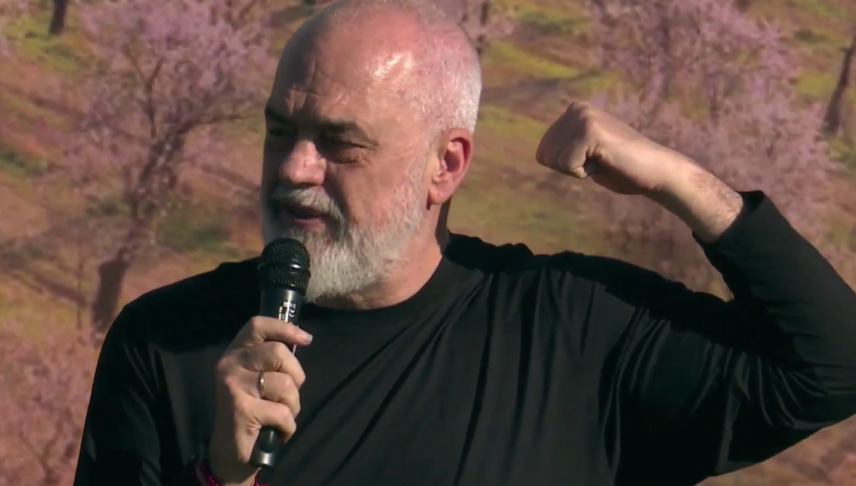 Rama takim me fermerët në Dibër  Shqipëria në fazën e  bashkimit  ekonomik  modeli i BE së nuk krahasohet me kooperativat e komunizmit