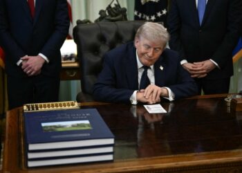 Trump bie në sondazhe, humb mbështetjen e të pavarurve dhe republikanëve që s’kanë lidhje me MAGA-n