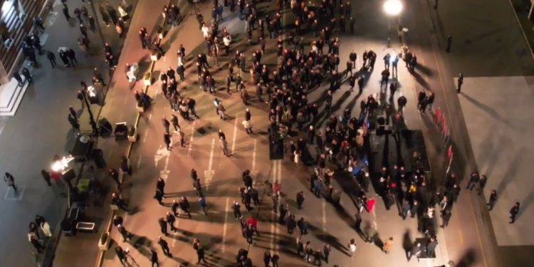 Pse u venit  lëvizja qytetare  brenda opozitës 