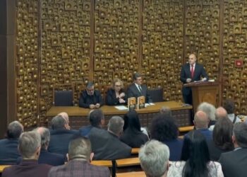 Promovohet në Kosovë “Lufta e heshtur” e Zef Mazit, Hoxhaj: Flet për betejat që fitohen çdo ditë!