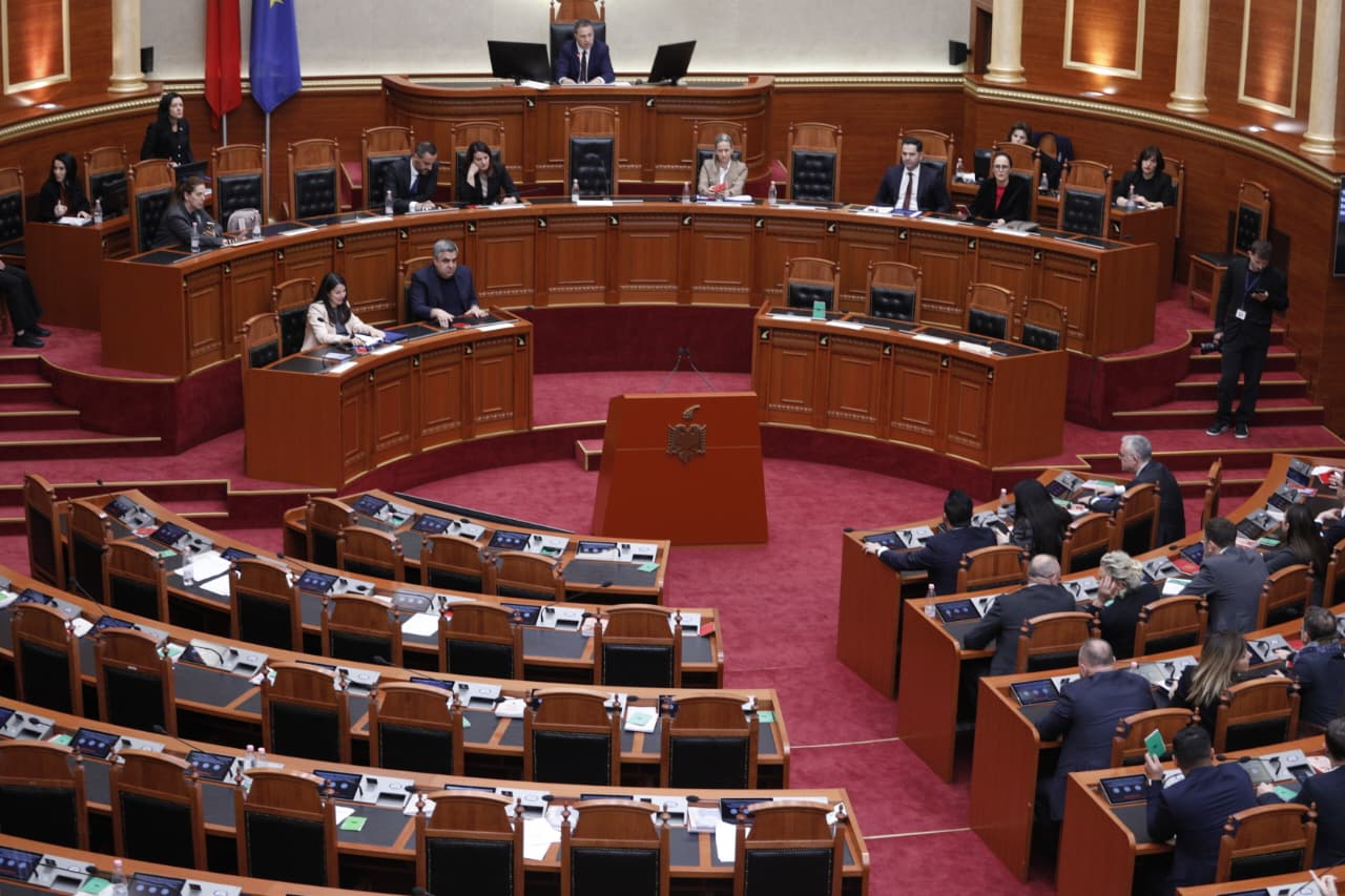 Kuvendi sot në seancë plenare  Interpelanca me ministrat  projektligje dhe komisione hetimore në rend dite