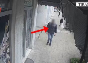 EMRAT/ Grabitën kasafortën me sende me vlerë në një banesë, në pranga dy persona