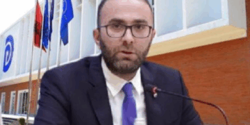 Bardhi akuza Ramës: Sa më shumë që mohon një problem, aq më thellë është i zhytur!