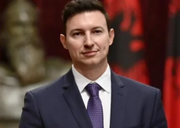 Ambasadori i Shqipërisë në Shkup, mesazh të koduar para protestës për gjuhën shqipe: Një burrë shteti mendon për brezin e ardhshëm