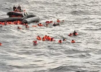Tragjedi në Mesdhe, mbytet varka me emigrantë pranë Libisë, 80 persona të zhdukur, 32 të shpëtuar