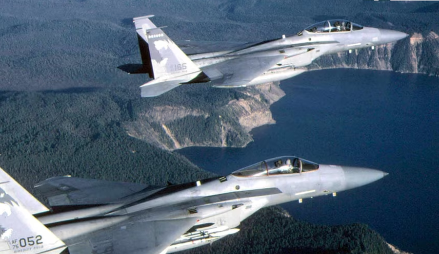 edhe-aeroplanet-me-te-mire-amerikane-perballen-me-rreziqe-mesimet-nga-incidenti-i-f-15-ne-iran