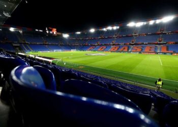 Shpërthen zjarri në stadium, anulohet ndeshja në Zvicër