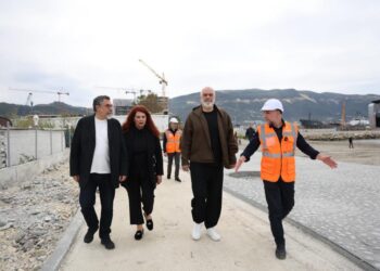 Rama inspekton punimet në “Lungomare 4”: Projekt modern që transformon bregdetin e Vlorës, nevojiten zgjidhje të reja për parkimin