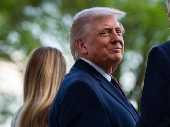 Trump nën rrebeshin e kritikave  Rënie në sondazhe pas përplasjeve të paprecedenta me Papën