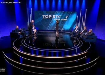 Grida Duma përplaset me Alfred Lelën, e përzë nga studio e emisionit: Atë gishtin… (VIDEO)