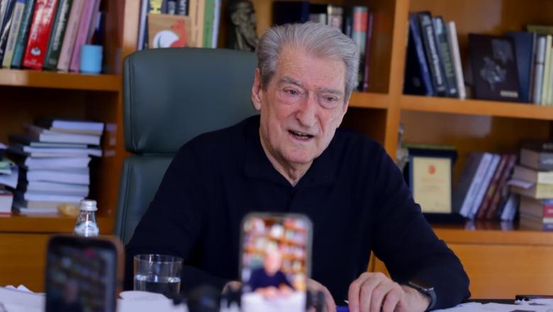 Ndjekësi i ankohet Berishës  Na mbytën me gaz  a do ngujohemi në shesh  Kreu i PD  Çdo variant do studiohet