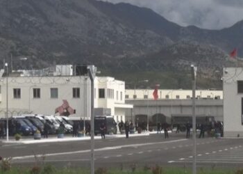 Operacioni në Burgun e Peqinit, sekuestrohen sende të ndaluara, transferohen 2 të dënuar me rrezikshmëri të lartë