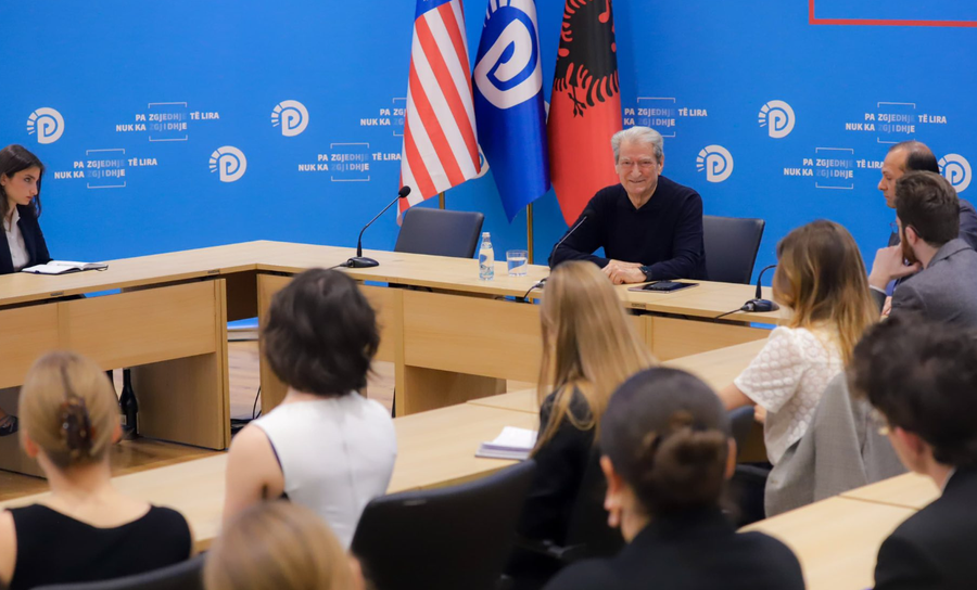  Korrupsioni  pengesë kryesore për integrimin   Berisha  Nisma Rama Vuçiç  jo standardi që ne synojmë