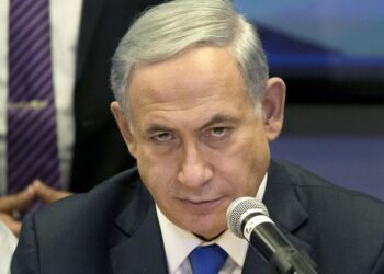 Ai po “shkatërron shoqërinë tonë nga brenda”, mijëra protestues mblidhen në Tel Aviv kundër qeverisë Netanyahu