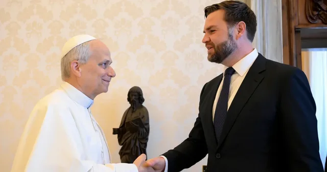 Vance  Mirënjohës ndaj Papës që tha se nuk dëshiron të debatojë me Trumpin