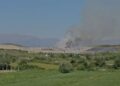 Zjarr në landfillin e Bushatit, 5 zjarrfikëse po punojnë për shuarjen e flakëve