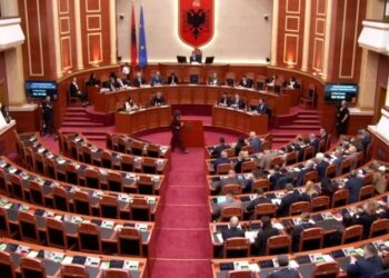Rriten shpenzimet për “përfaqësuesit e popullit”, mbi 7 mln euro për paga dhe shpërblime për deputetët në 2025
