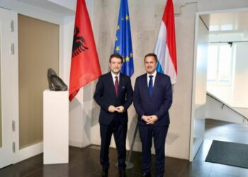 Ministri Hoxha takon homologun nga Luksemburgu, merr mbështetje për anëtarësimin e Shqipërisë në BE