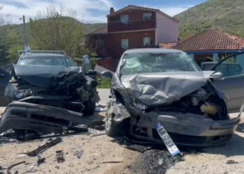 Përplasen dy makina në Maliq-Korçë, 3 të plagosur rëndë