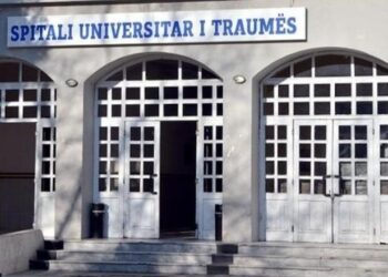 U godit me gur në kokë nga motra e mitur gjatë lojës, 4-vjeçari ndërron jetë në Spitalin e Traumës