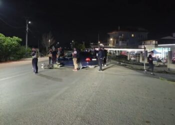 U përplas me një makinë në Berat, plagoset rëndë drejtuesi i motorit