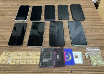 Policia bastis spitalin e burgut të Koridhalosit ku vuajnë edhe shumë shqiptarë! Nëpër qeli gjenden drogë, telefona dhe karta SIM