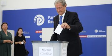 Sot në 12:00 skadon afati për kandidaturat, Berisha ‘garon me veten’ për kreun e PD-së