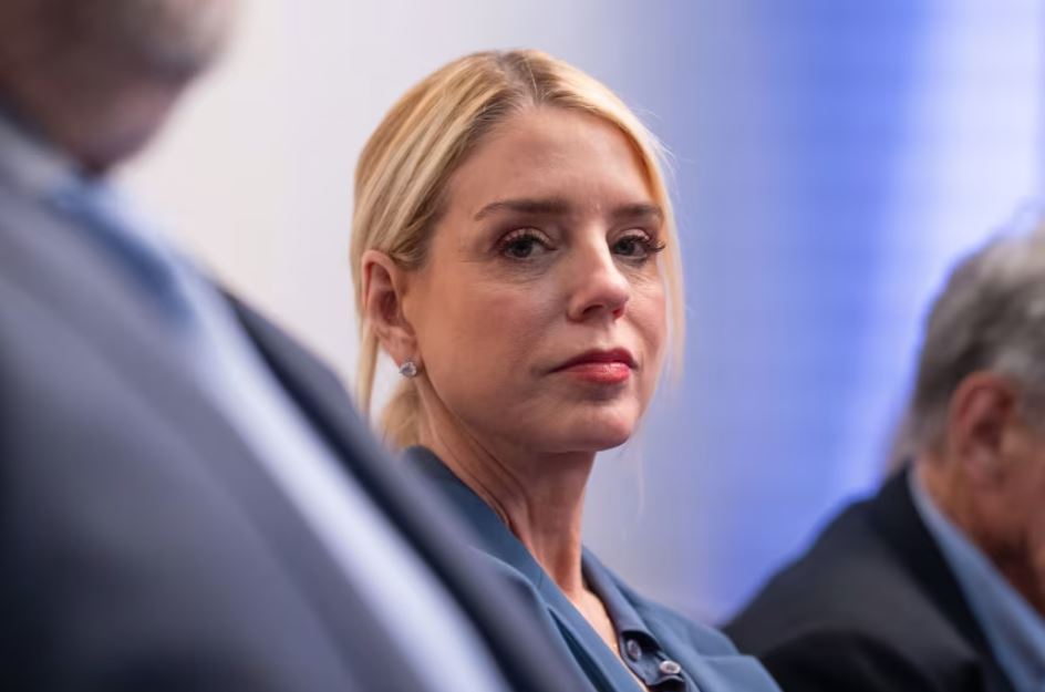 Presidenti amerikan Trump shkarkon Prokuroren e Përgjithshme Pam Bondi  kush e zëvendëson