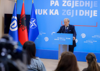 Demokratët e Durrësit kërkuan ballafaqim, Berisha: Mos hajdeni tek unë tani që ju mbaroi kontrata e qirasë!