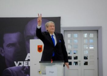 Statuti i PD drejt Gjykatës! Kërkohet pezullimi si kryetar i Sali Berishës dhe ndalimi i kandidimit, zbardhet kërkesa zyrtare