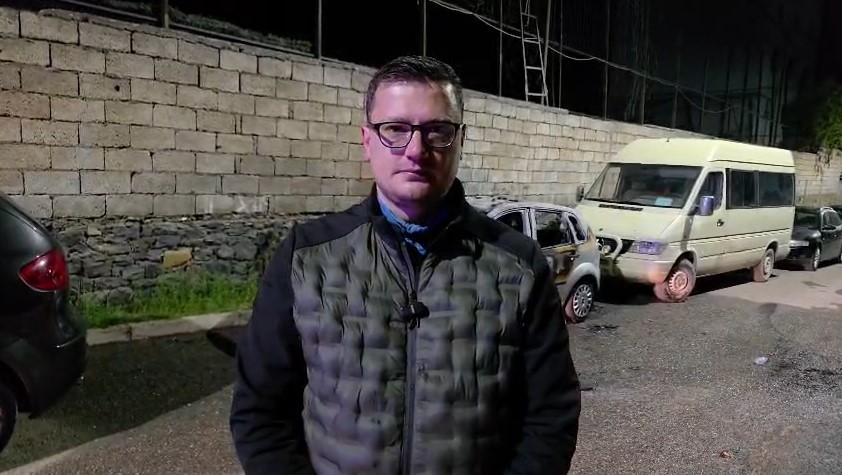 Digjet makina e gazetarit Sami Curri në mesnatë  dyshohet zjarrvënie e qëllimshme