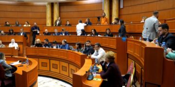 Zjarri te pallati, Këshilli Bashkiak mblidhet për bonusin e qirasë