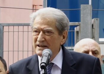 Berisha paraqitet në SPAK dhe ‘nuk i ndahet’ Dumanit: Po hidhte valle me Irenën!