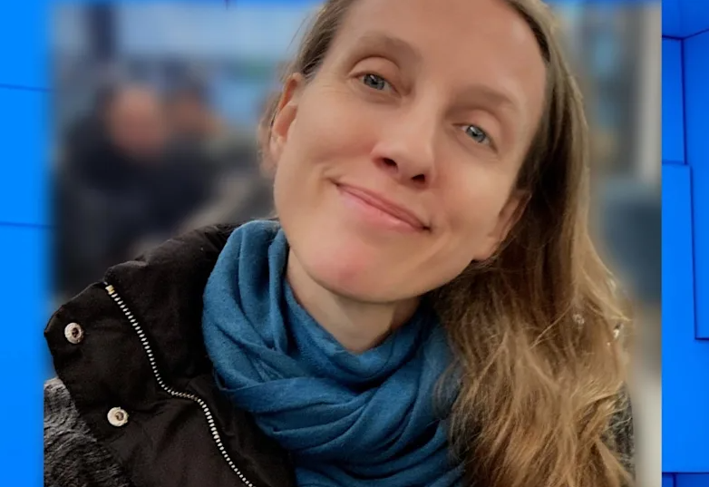  Sytë m i lidhën me çorapet e mia të gjakosura  Nëse do të përpiqesha të arratisesha  do të më vrisnin 