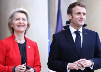 “Zemra e Evropës sonte rreh më fort në Hungari”/ Von der Leyen dhe Macron urojnë rivalin e Orban për fitoren