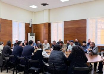 Ministri Salla në takim me blegtorët: Rritje fondesh për blegtorinë dhe forcim i kontrolleve për sigurinë ushqimore