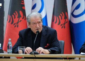Berisha mbledhje me kryetarët e degëve të PD-së: Rama e ka kthyer PS-në në leckë!